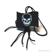 Gelukspoppetje piratenvlag op=op