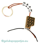 Naam sleutelhanger met gelukspoppetje chocolade