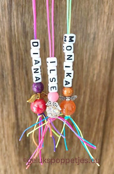 Naam sleutelhanger met handgemaakt gelukspoppetje engel