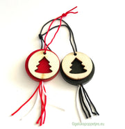 Gelukspoppetje kerstboom uitgesneden rood en zwart