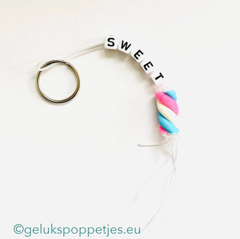 Sleutelhanger sweet met gelukspoppetje spekje