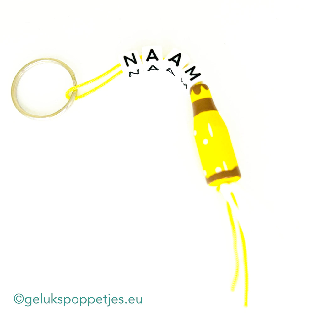 Naam sleutelhanger met gelukspoppetje bierflesje