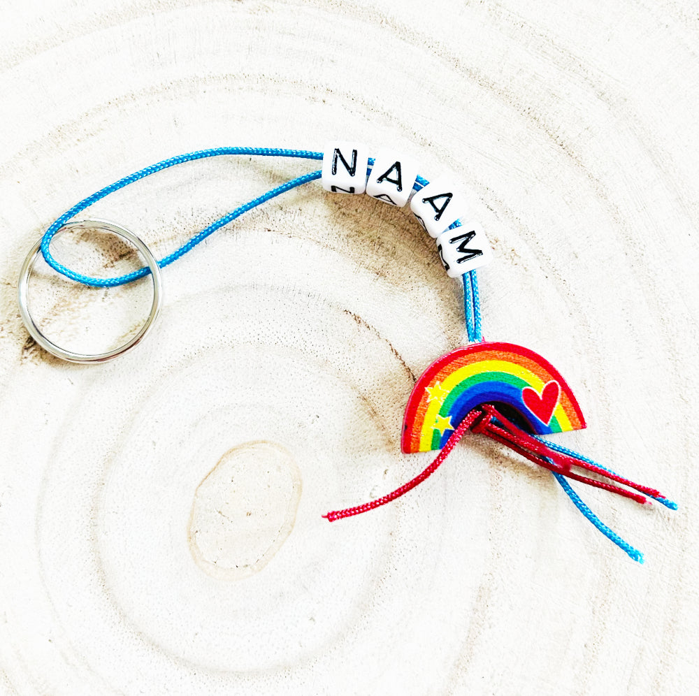 Naam sleutelhanger met geluks regenboogje