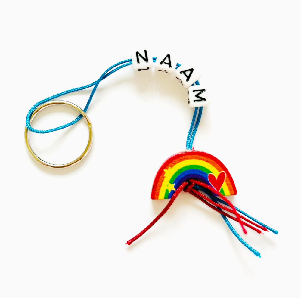 Naam sleutelhanger met geluks regenboogje