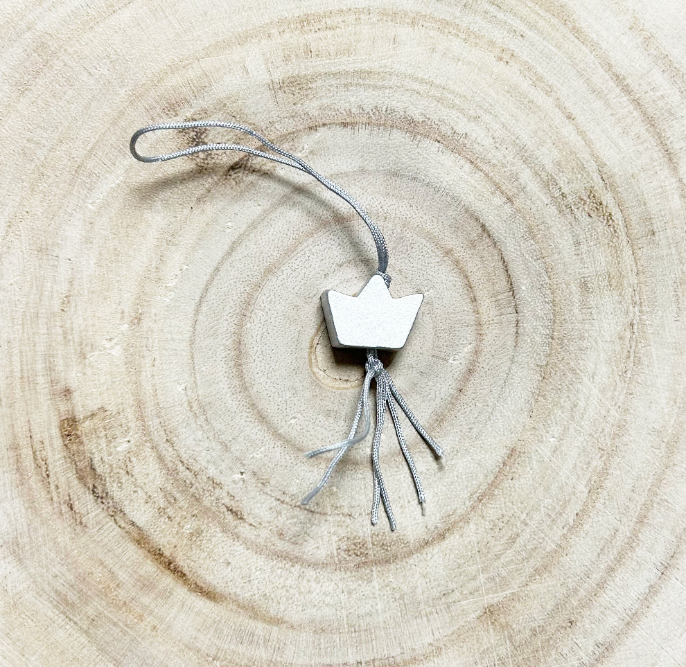 Gelukspoppetje kroontje zilverkleur